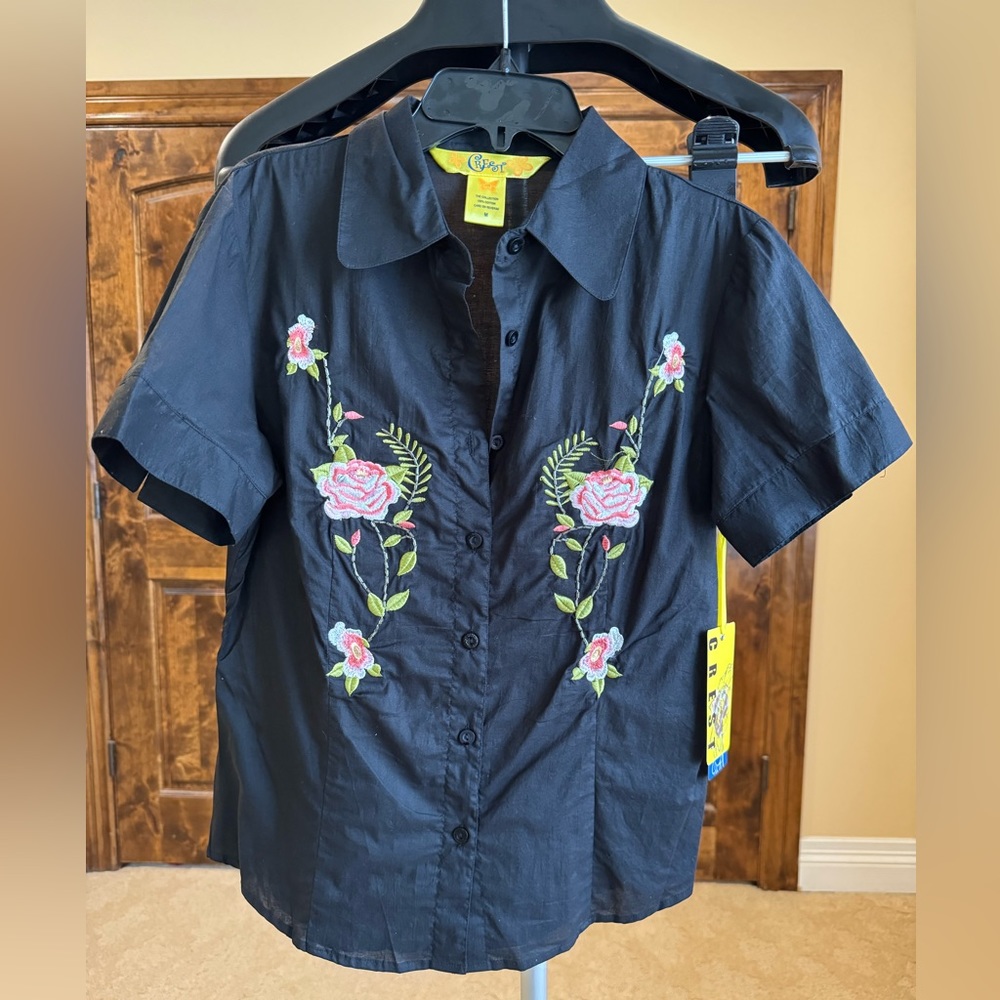 NWT Crest bottom down shirt size M